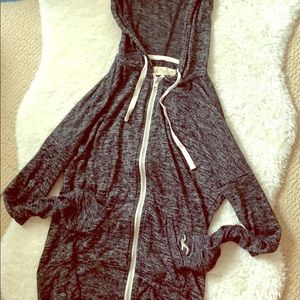 Hollister Grey Sweater☘️🌷